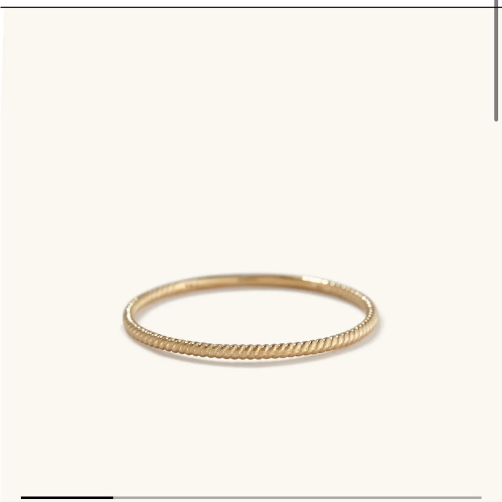 Mejuri Twisted Ring - size 6 GOLD